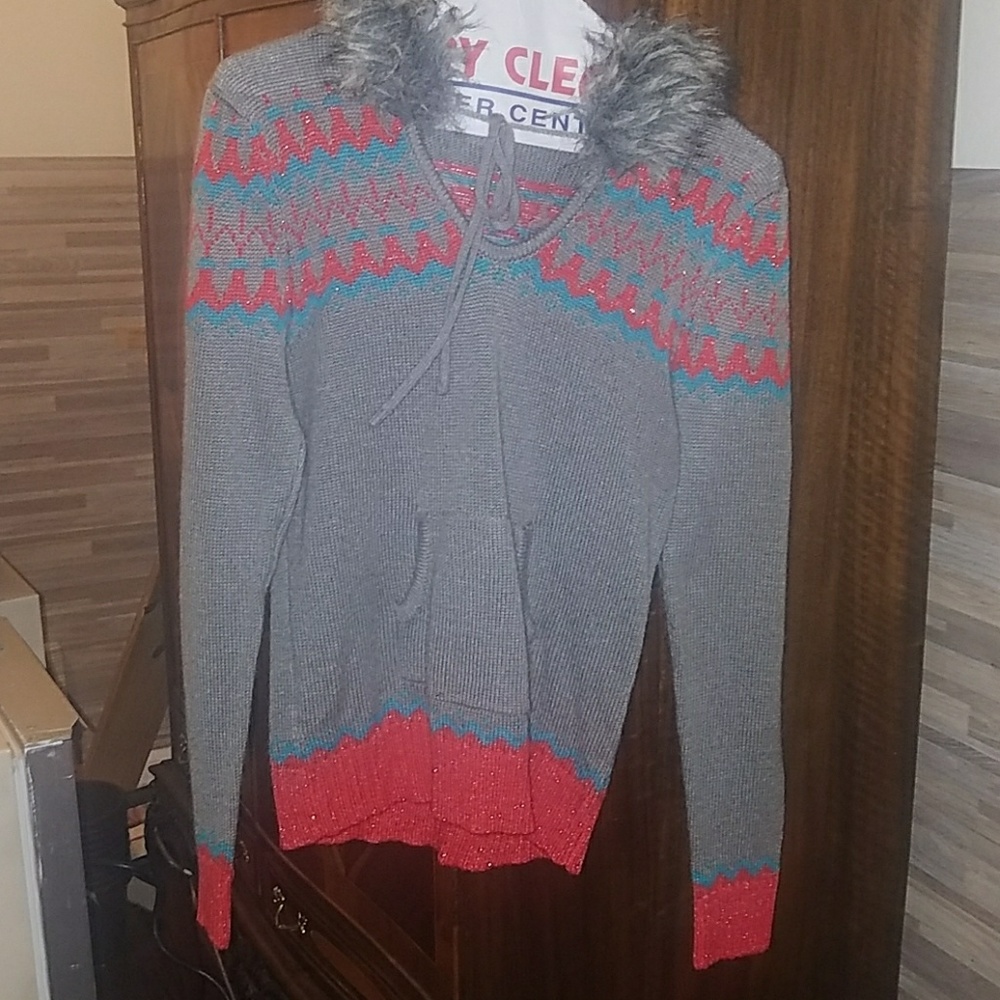 Hooded sweater with faux fur trim